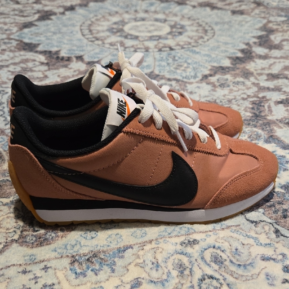 Nike Womens Pink Sneakers - Picture 2 of 6